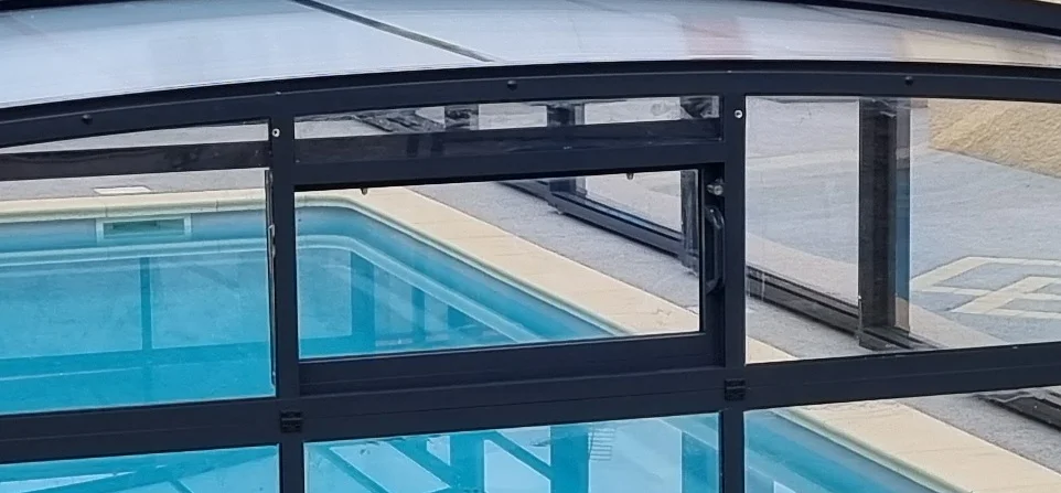 Trappe d'aération abri piscine