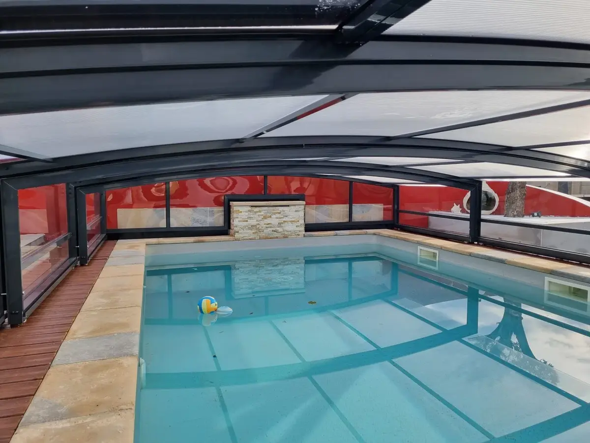 Abri piscine décembre 2023