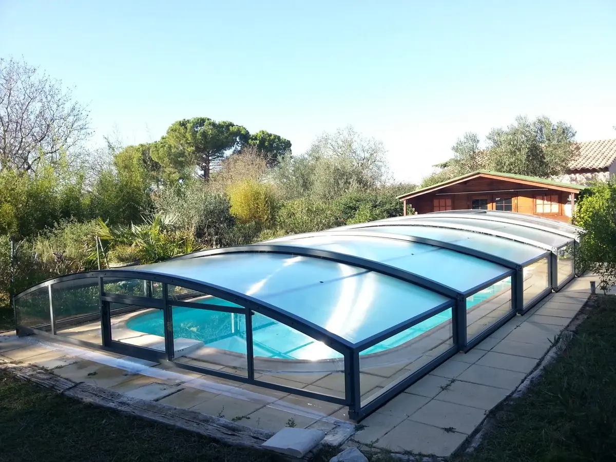 Abri piscine coloré sur mesure